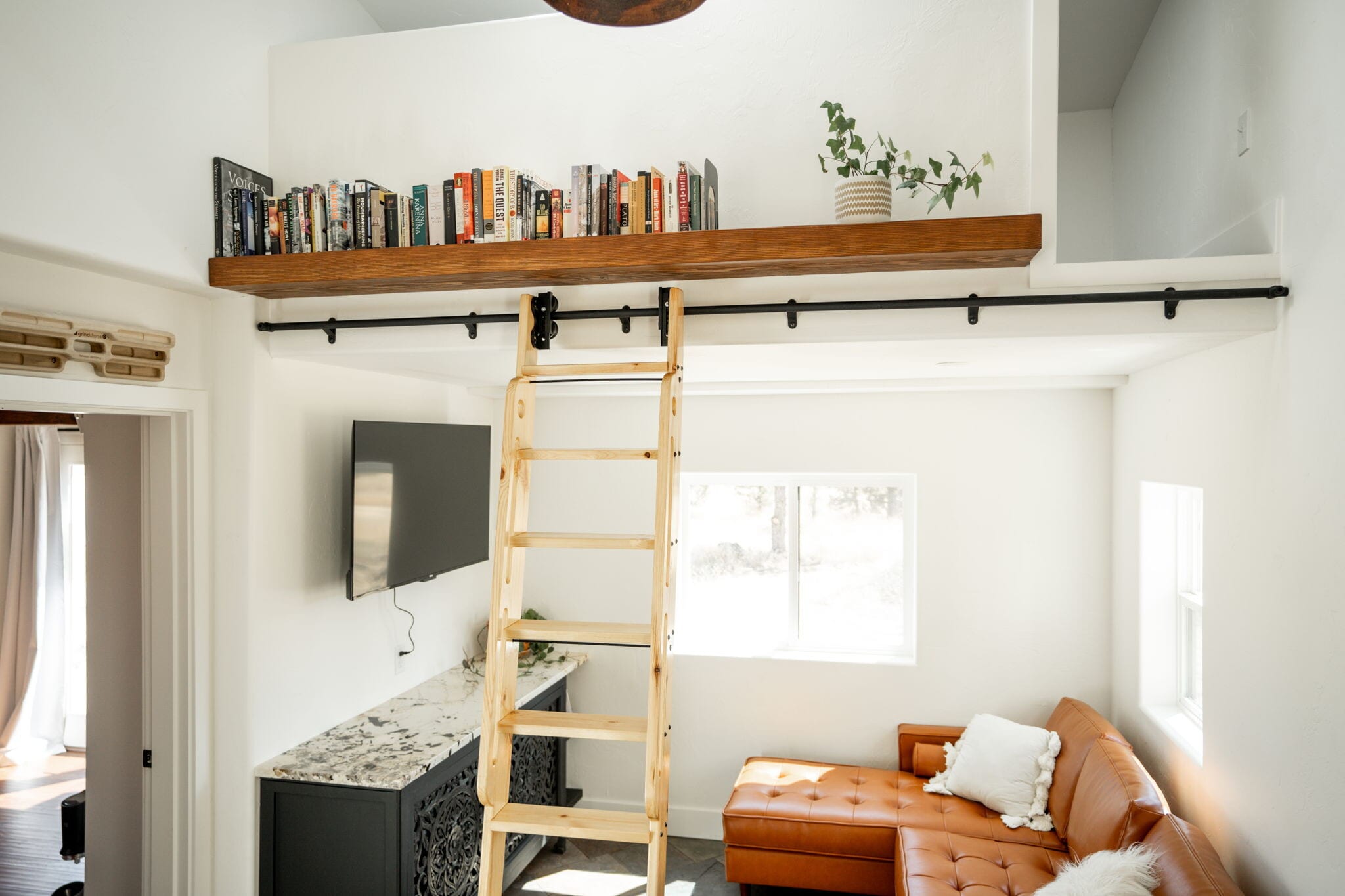 Building Photo - 4455 NE Vaughn Ave