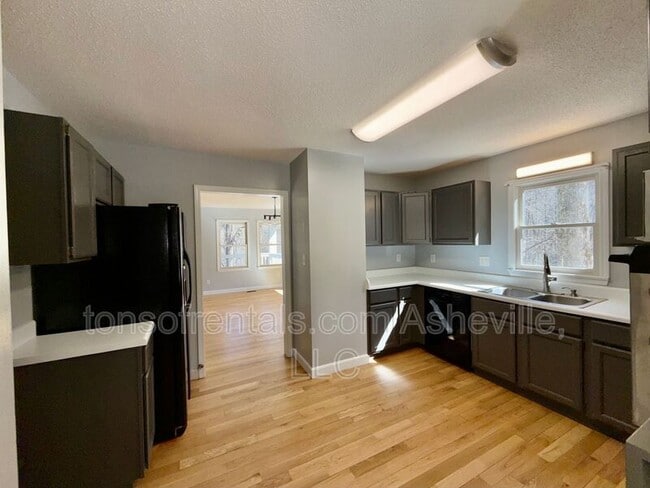 Building Photo - 28 Big Rock Rd