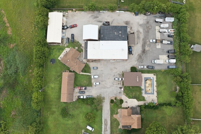 Building Photo - 24134 IL-53