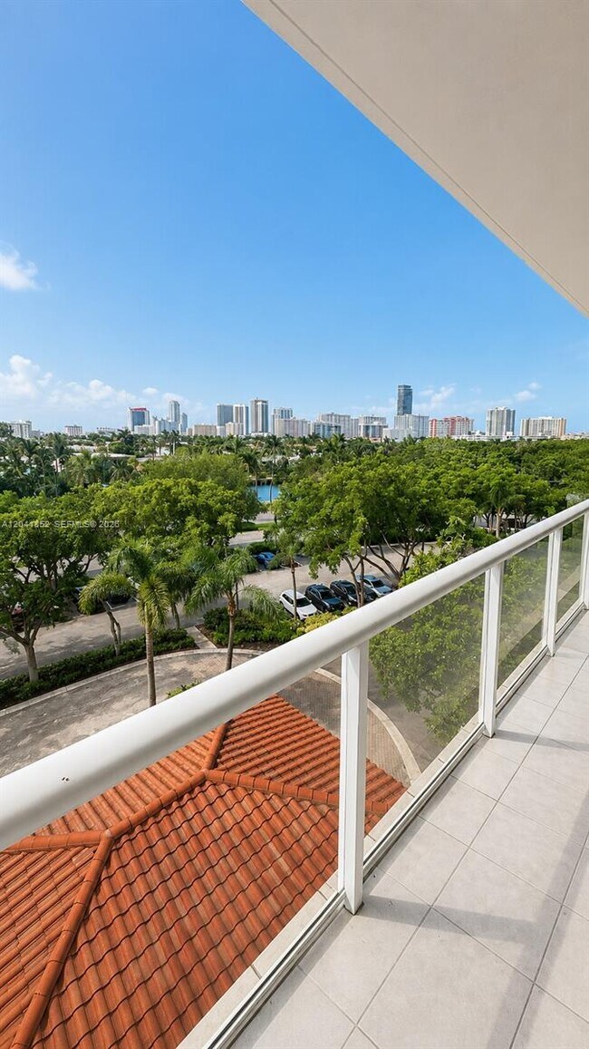 Building Photo - 3640 Yacht Club Dr