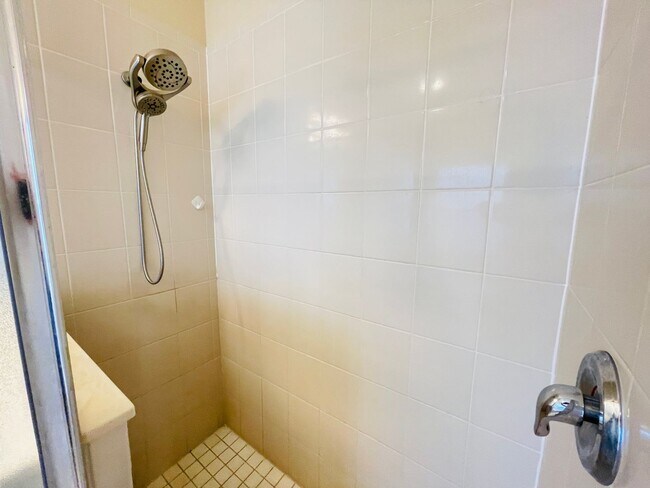 Building Photo - Available now! Charming 4-bedroom, 2.5-bathroom pet friendly home!!