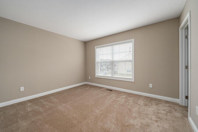 Building Photo - 6188 Brassie Ave
