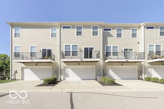 Building Photo - 9042 Mercer Dr