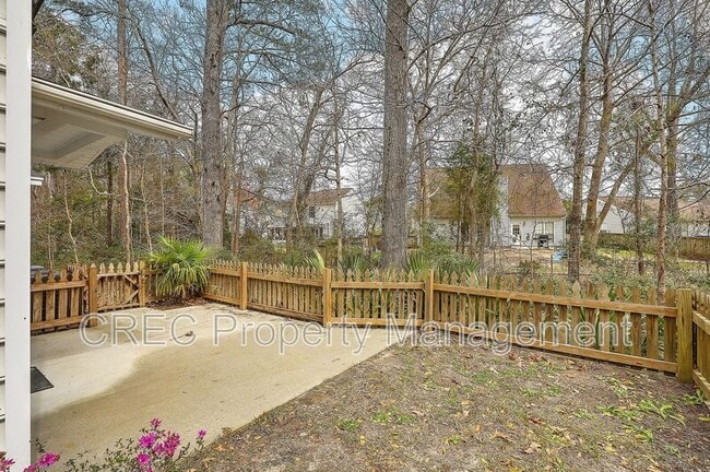 Building Photo - 2882 Mackenzie Ct