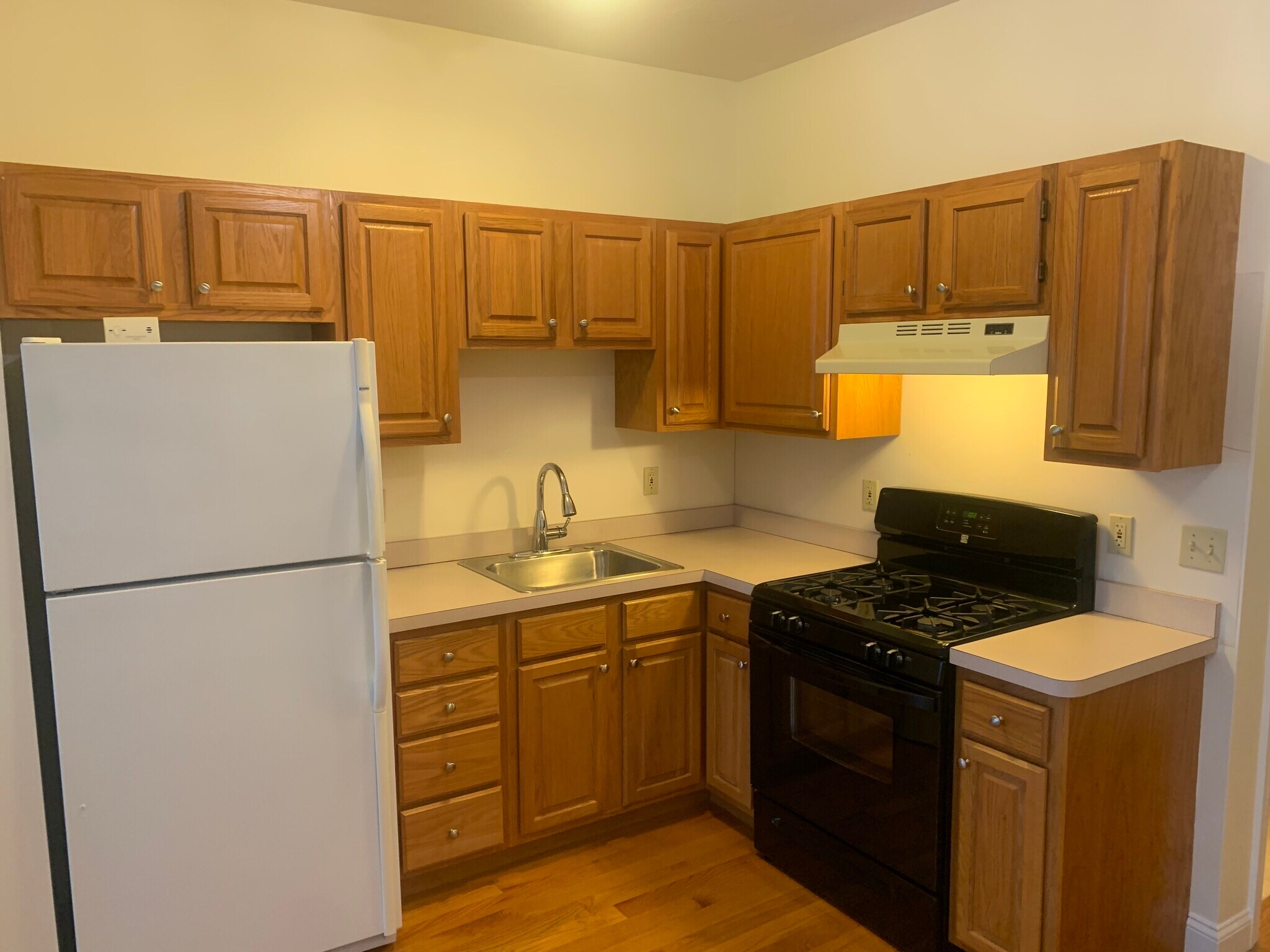 Building Photo - 202 Hurley St