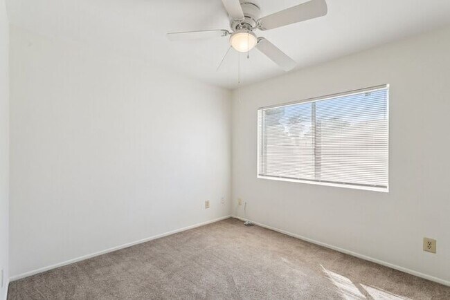 Building Photo - 2213 S Saratoga
