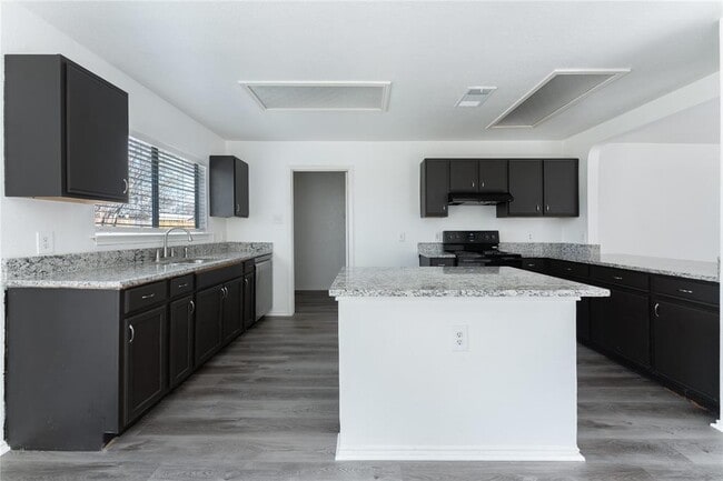 Building Photo - 315 Bello Dr