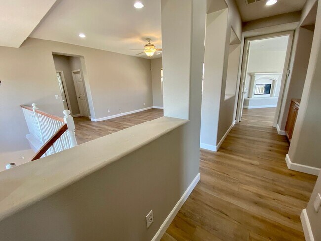 Building Photo - Executive 5 BR Home With Pool RV Parking H...