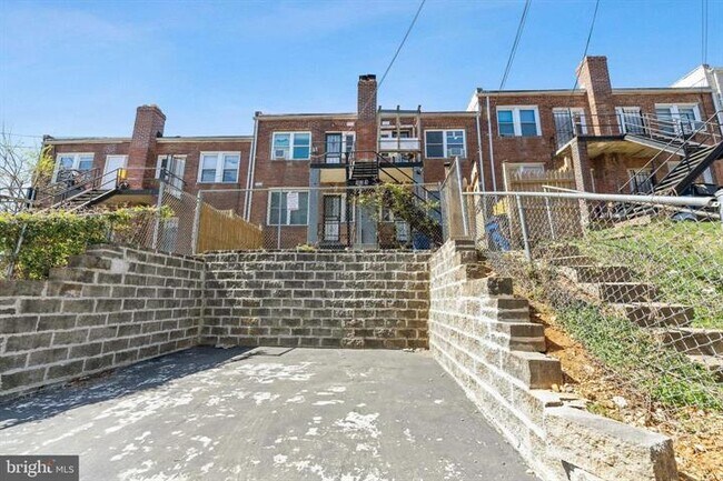 Parking Spot #1 - 909 19th St NE