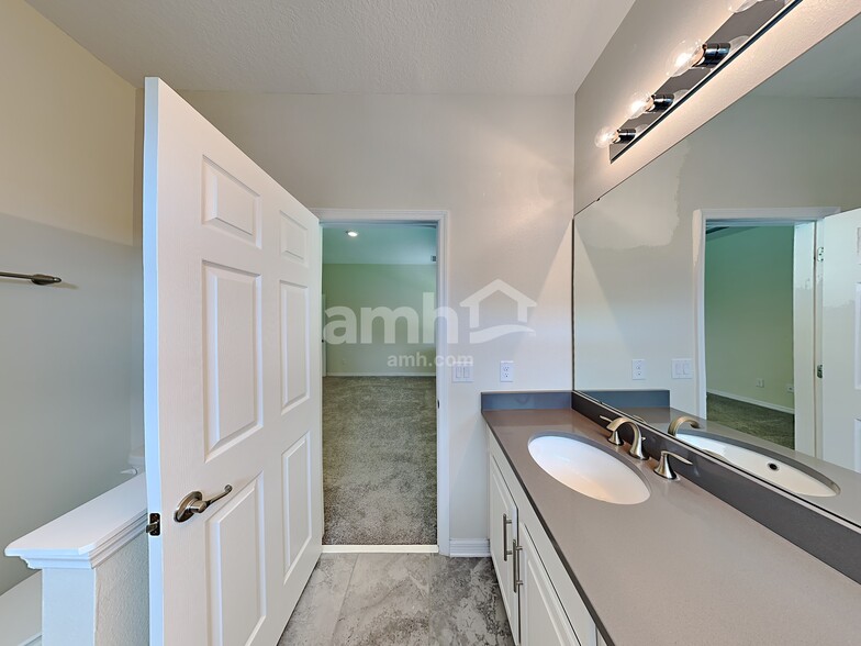 Building Photo - 2729 Corbel Loop