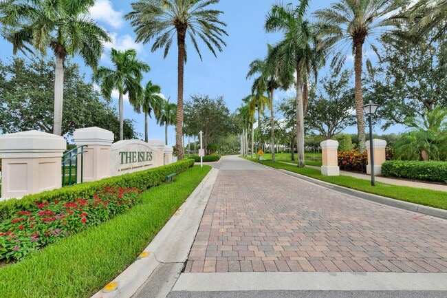 Building Photo - 813 Niemen Dr