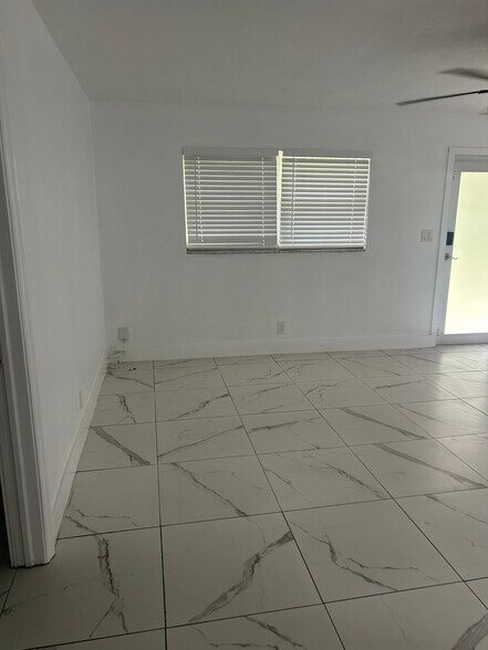 Living room - 154 NW 14th Way