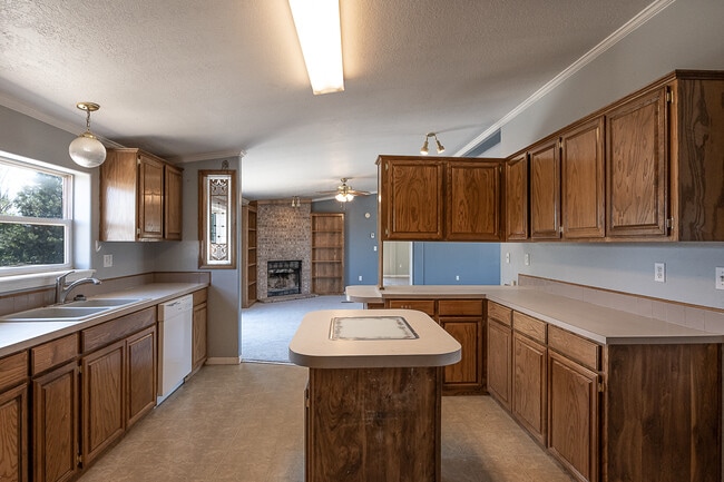 Building Photo - 49 Las Tusas Rd