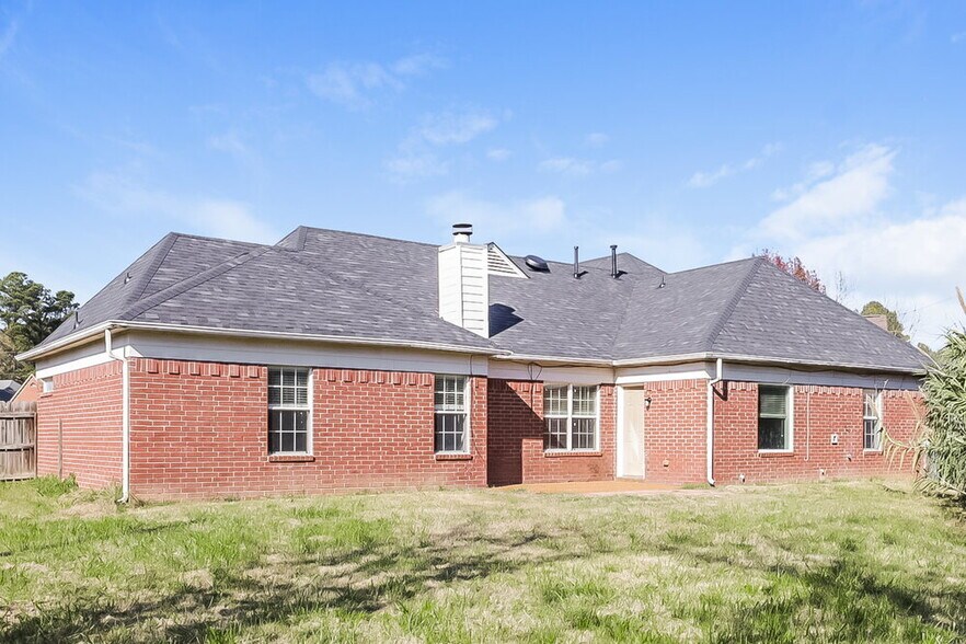 Building Photo - 3910 Pecanville Cove