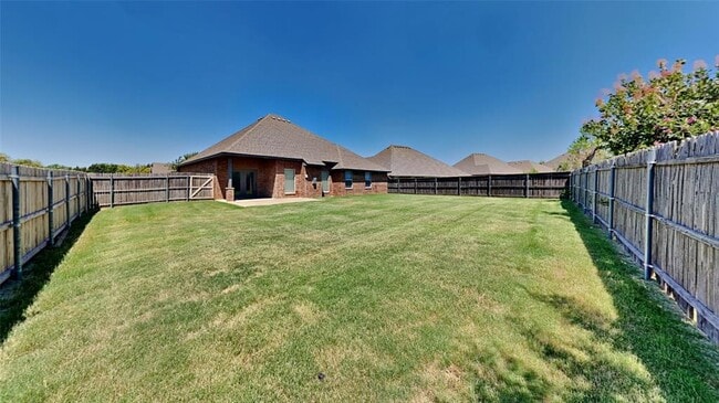 Building Photo - 5720 St James Pl