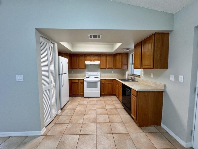 Building Photo - Beautiful 3-Bedroom Home for Rent in Kissimmee – Spacious & Move-In Ready!