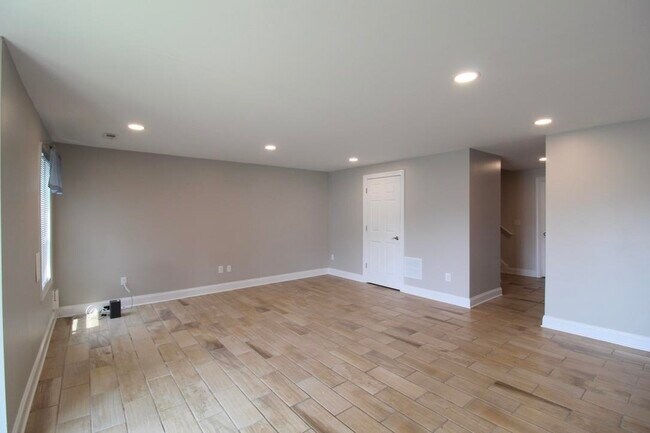 Building Photo - 2221 Lapis Ln