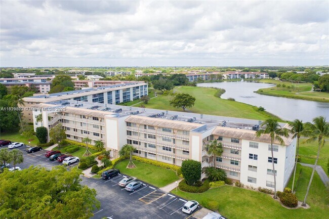 Building Photo - 2801 Victoria Way