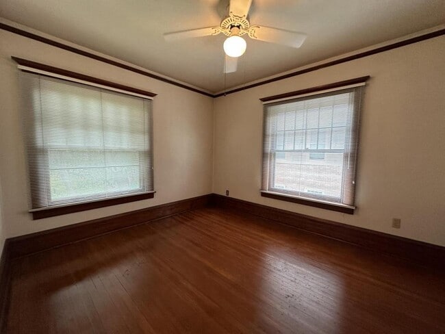 Building Photo - 431 N Cherry St