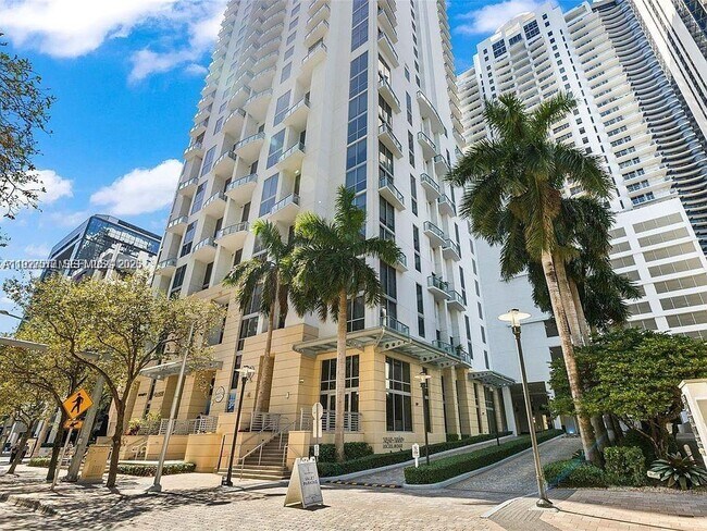 Building Photo - 1050 Brickell Ave