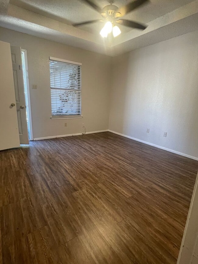 Building Photo - Walking Distance to Lake Arlington 2/2