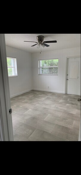 Building Photo - 306 E Ocean Ave