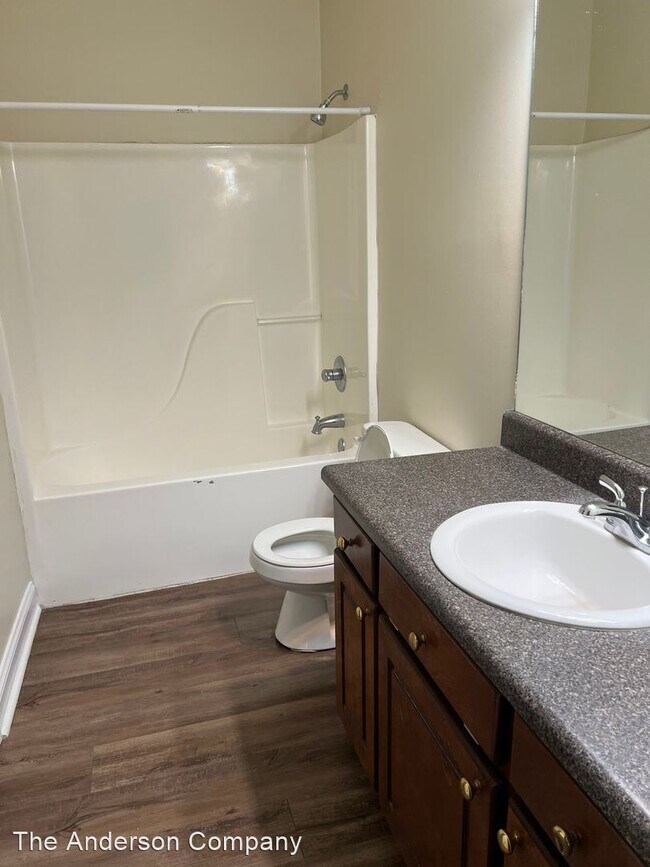 Building Photo - 3 br, 2 bath House - 197 Hedgerow Drive