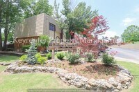 Building Photo - 2 Bed | 1 Bath Condo in Central Tulsa!
