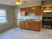 Building Photo - X293 State St