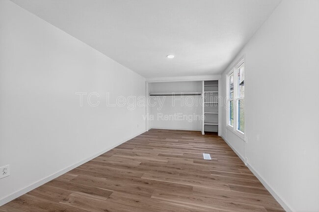 Building Photo - 804 Illinois Ave