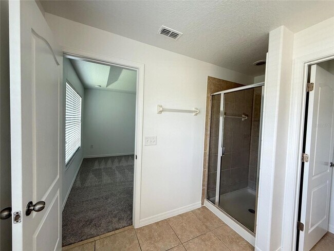 Building Photo - 10713 Savannah Landing Cir