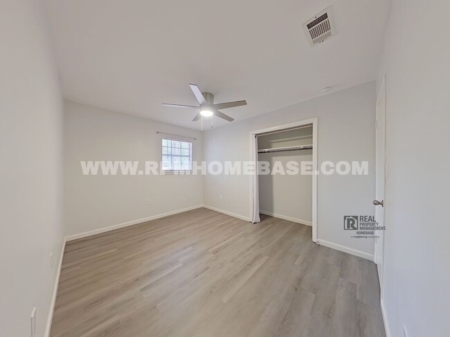 Building Photo - Move-In Ready! NEWLY RENOVATED 3/2 BEAUTY ...