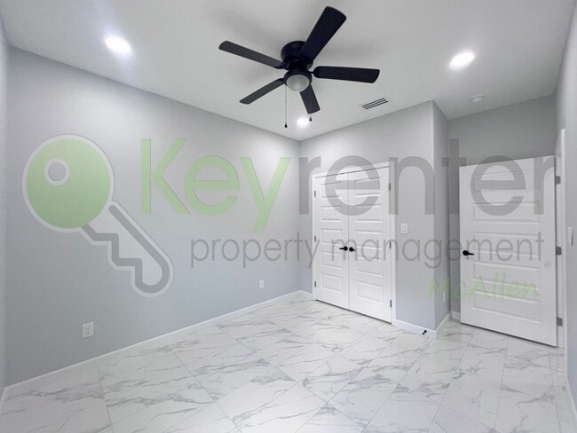 Building Photo - 1st month FREE! 3b/2bath Apartment in Edinburg-Don't Miss Out!