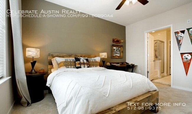 Building Photo - 704