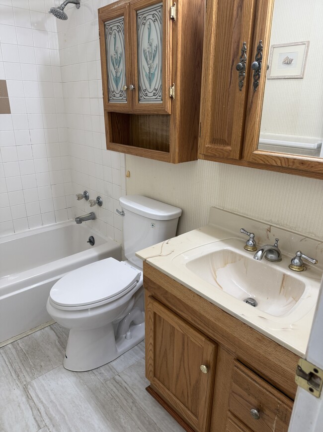 Building Photo - 3 Bedrooms House, Rockingham County