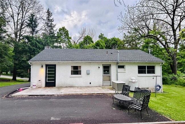Building Photo - 4 Petticoat Ln