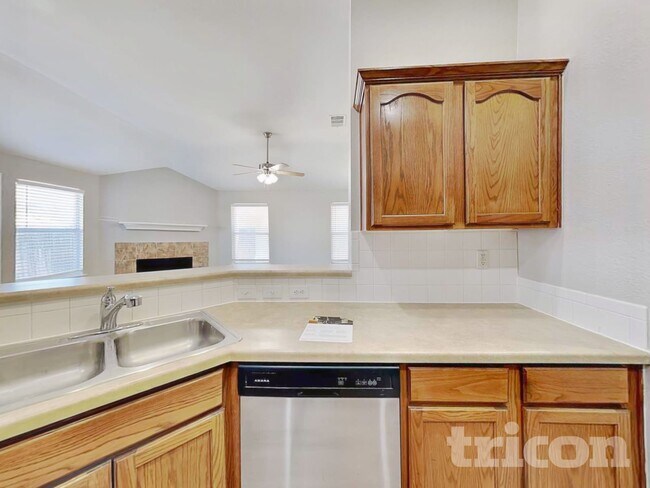 Building Photo - 8527 Sea Rim Dr