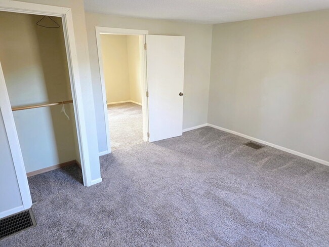 Building Photo - 114 N 5th St