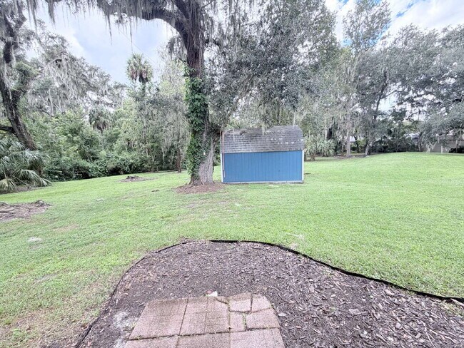 Building Photo - 2139 Parker Rd