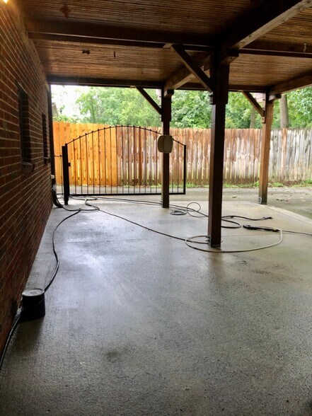 Building Photo - 866 Moreland Ave SE