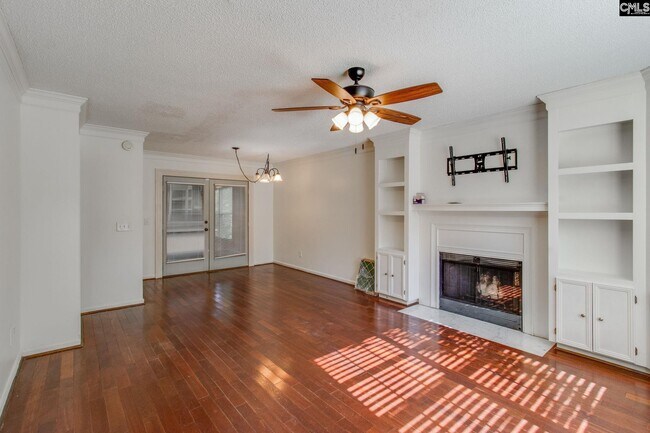 Building Photo - 19 Caddis Creek Ct