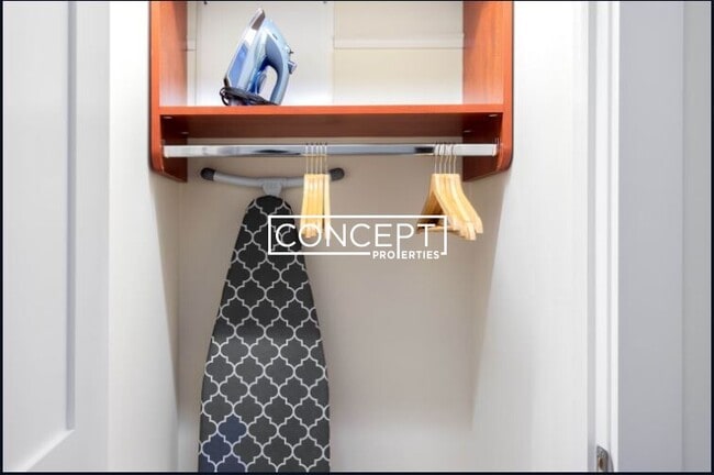 Building Photo - 9 Miner St