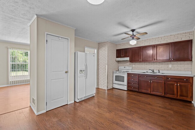 Building Photo - 253 Cowry Rd