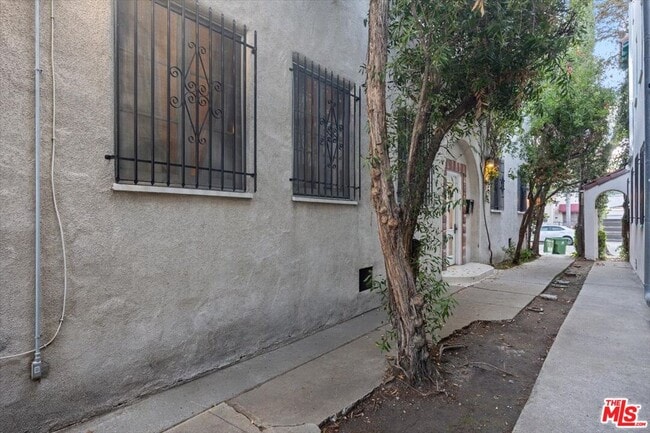 Building Photo - 6217 Orange St