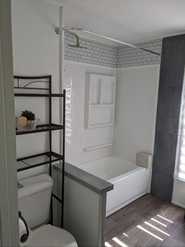 Building Photo - 101 W Skyway Dr