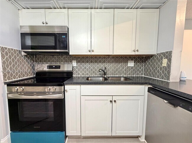 Building Photo - 2075 SW 122nd Ave