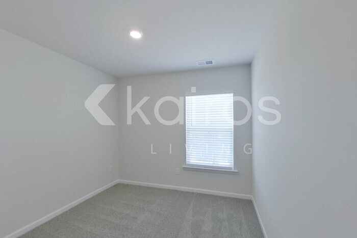 Building Photo - 2503 Banyan Cir