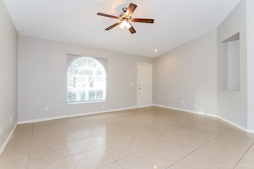 Building Photo - 1022 Harvest Moon Dr