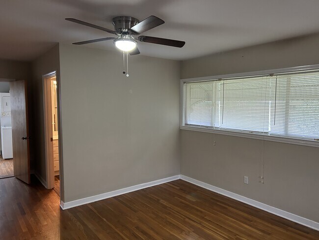 Building Photo - 1701 E Bobe St