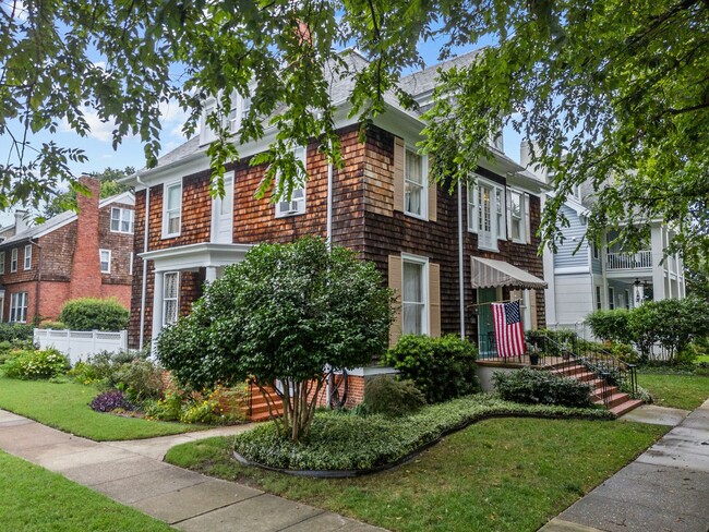 Building Photo - Timeless Ghent Home features charm and ele...